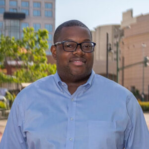 Alumni 7 IMG 1470 extend scaled e1757353901335