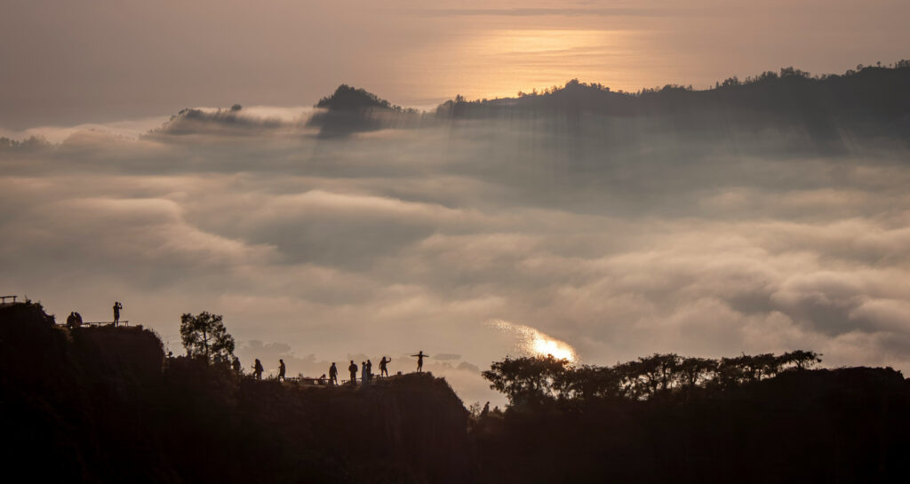 The Fellowship Of The Climb: Pressing Heavenward Together In Christ 2 jayde keroi S0cbZcuRvAs unsplash